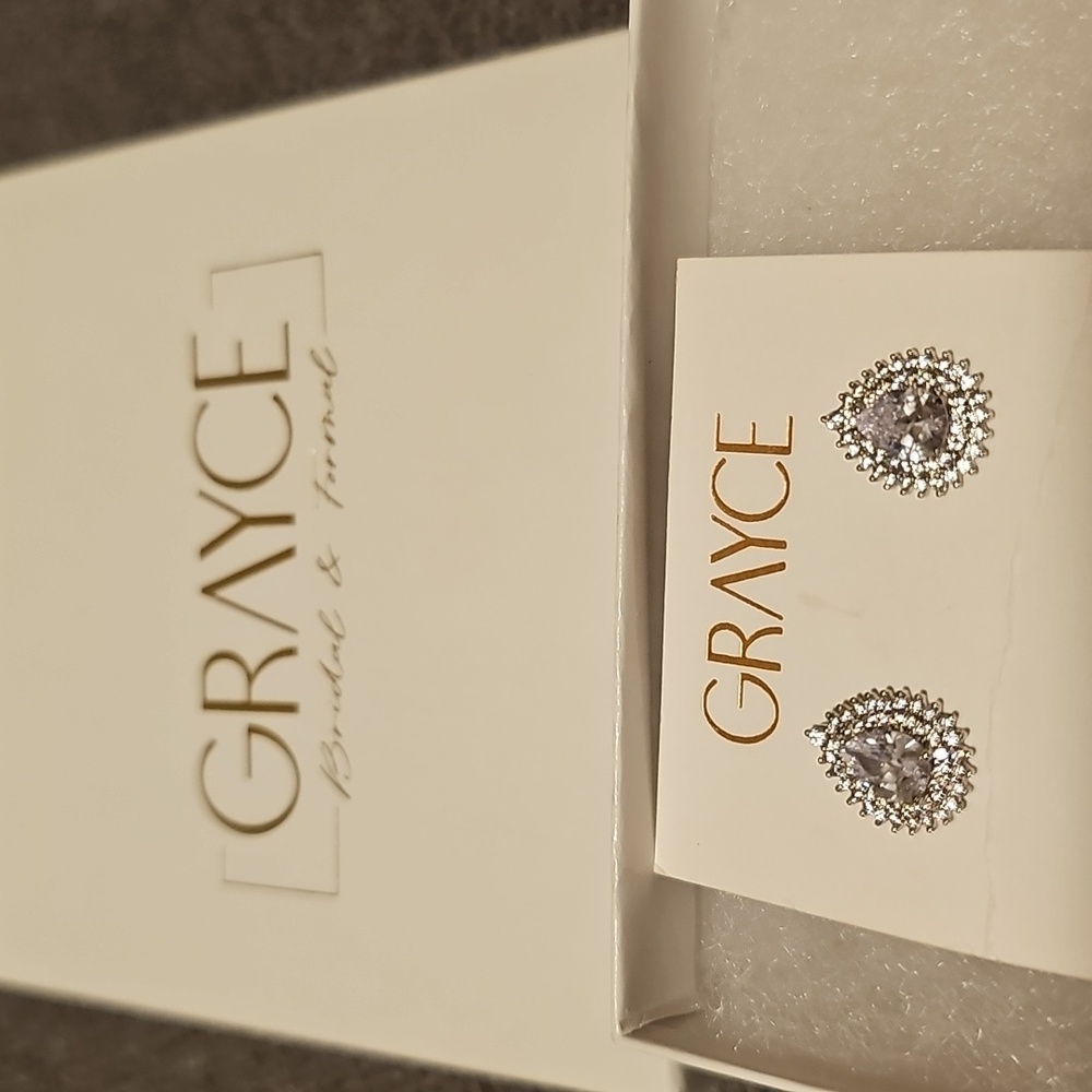 Grace Sparkling Silver Earrings